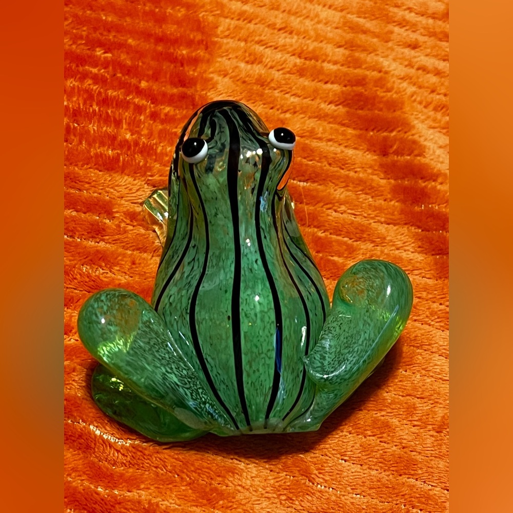 Art Glass Bulging Eye Green Bull Frog with Black Stripes Paperweight